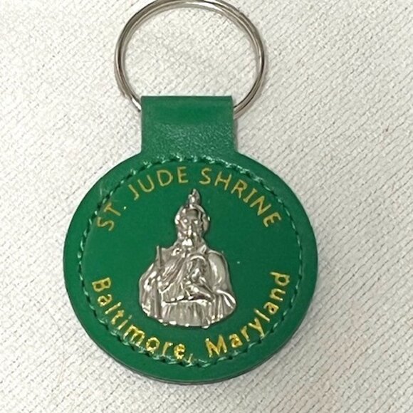 St Jude Shrine Baltimore MD Keyring Fob Green Accessory Charm - Picture 1 of 8